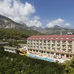 Matiate & Semesteranläggning (resort) 3*